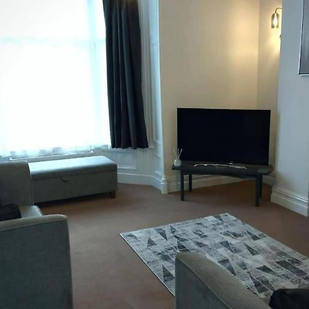 Stylish Apartment In City Centre With Parking Престон Экстерьер фото