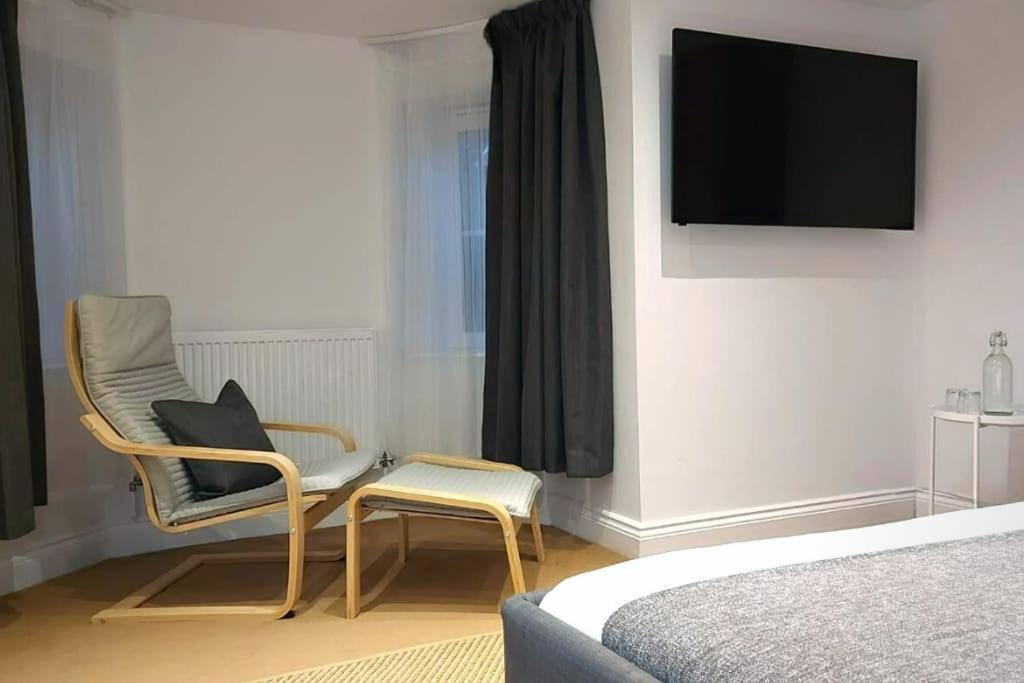 Stylish Apartment In City Centre With Parking Престон Экстерьер фото